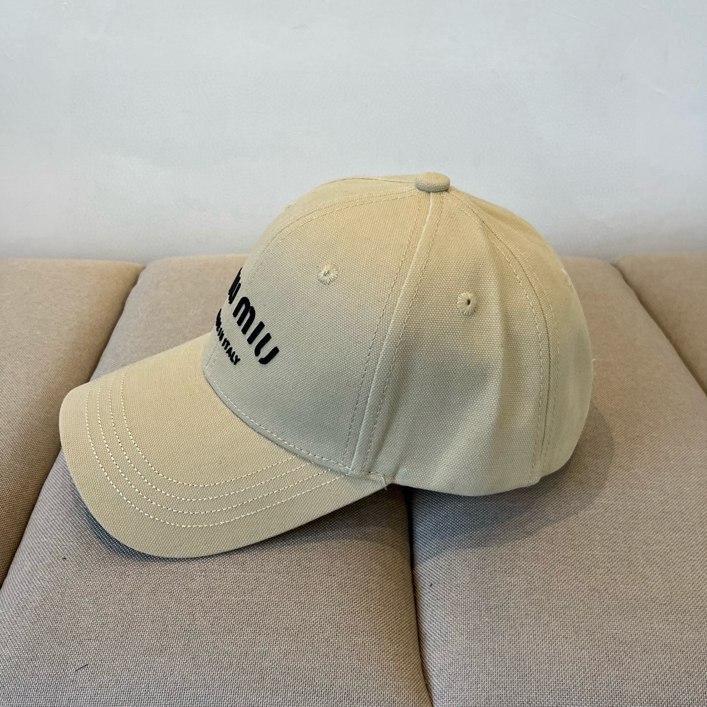  谬谬miumiu 原单春夏新款棒球帽，正品开模订制，原版做工细致质量超赞！