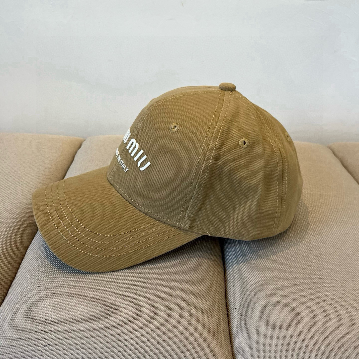  谬谬miumiu 原单春夏新款棒球帽，正品开模订制，原版做工细致质量超赞！