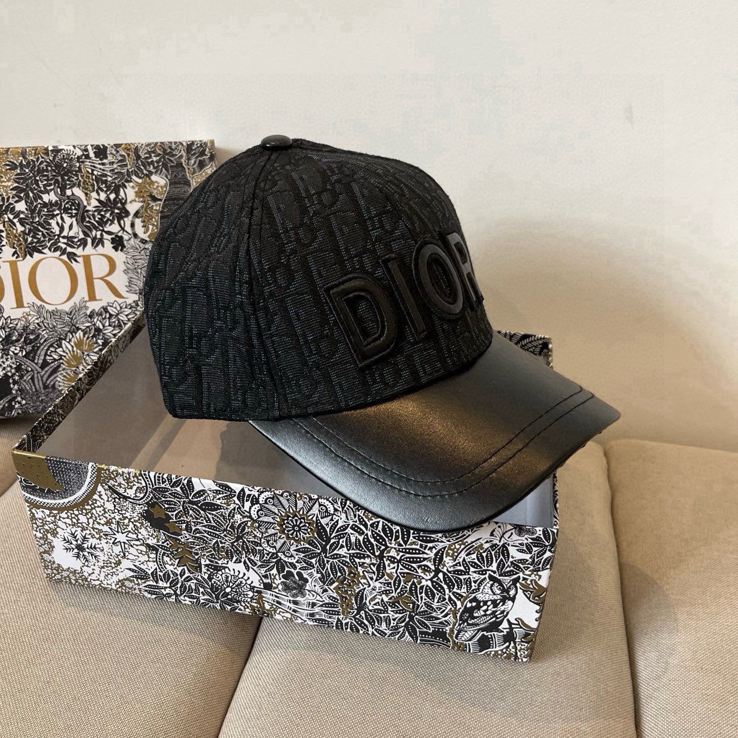 【DIOR迪奥】新款走量简约棒球帽🧢，新款出货，大牌款超好搭配，赶紧入手！