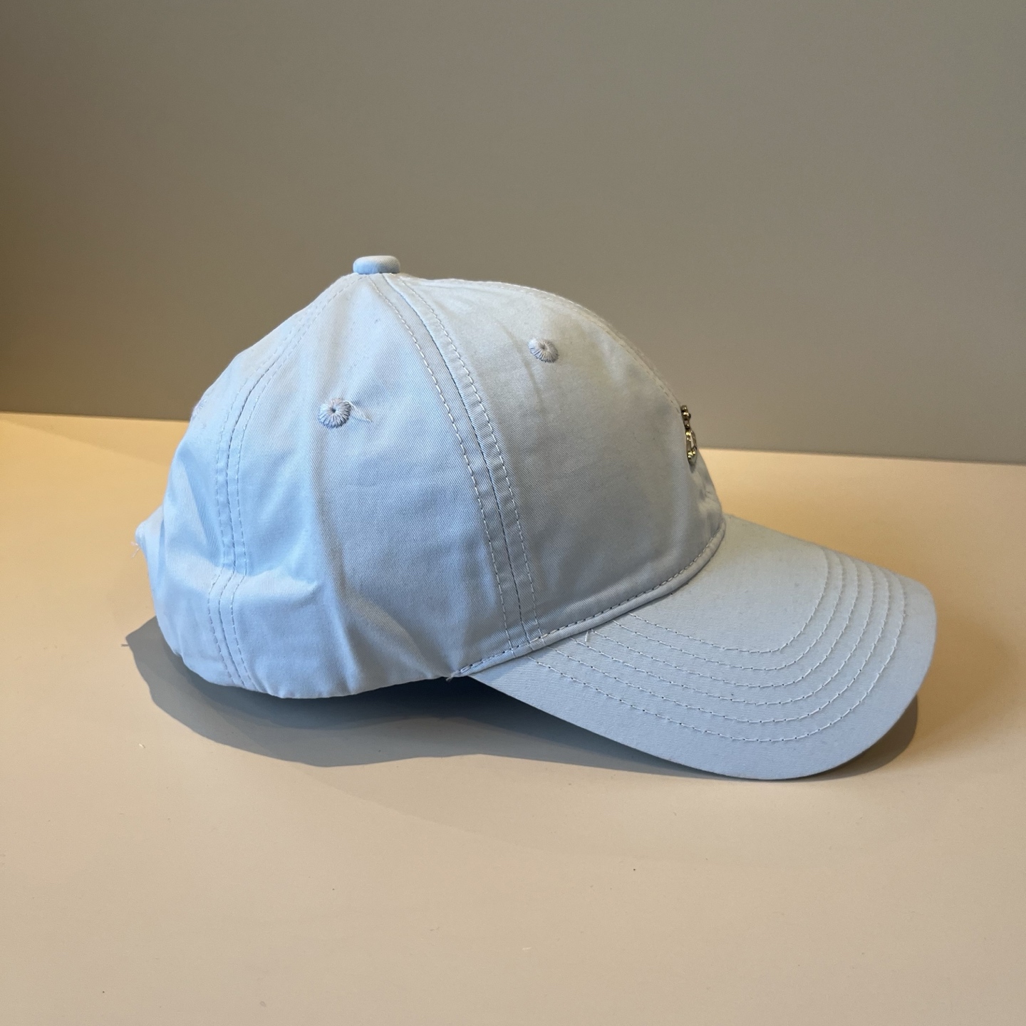 
西太后新款棒球帽🧢，男女通用，头围57cm 