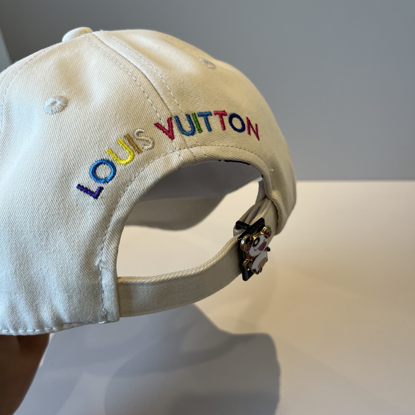 🧢路易威登棒球帽 LouisVuitton😍新款LV棒球帽，重工打造♥️高端大气，百搭款🤗男女通用！跑量