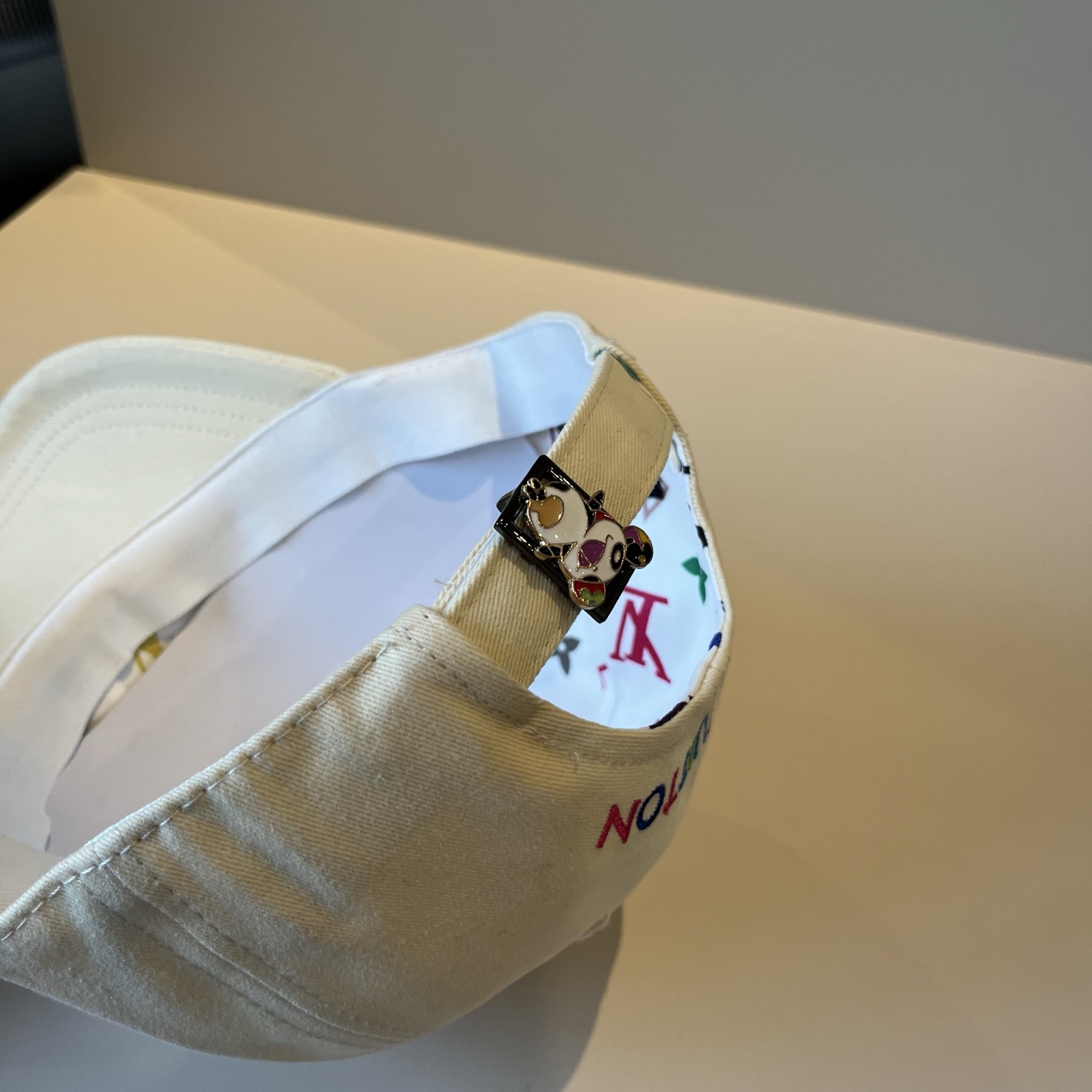 🧢路易威登棒球帽 LouisVuitton😍新款LV棒球帽，重工打造♥️高端大气，百搭款🤗男女通用！跑量