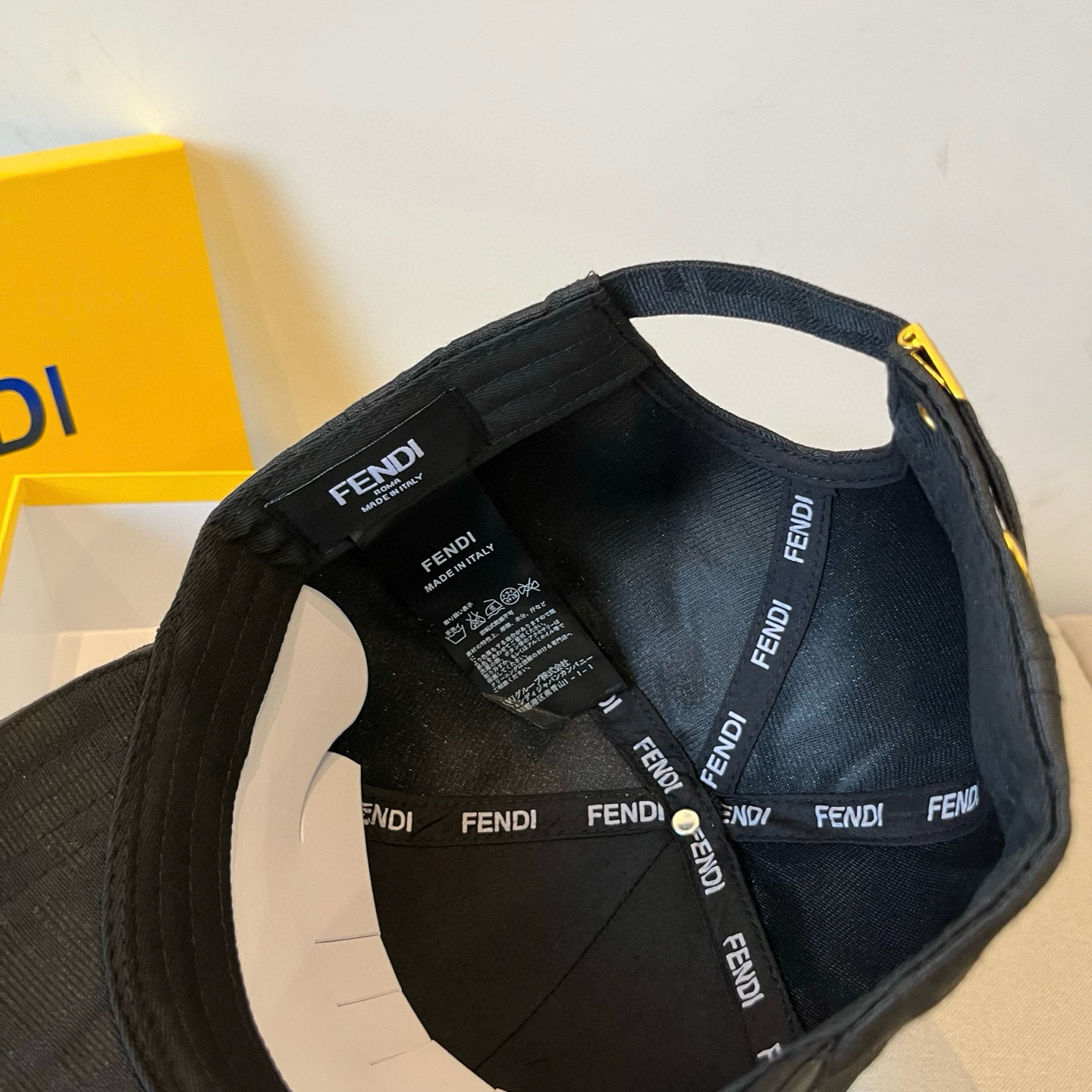  FENDI芬迪 老花系列棒球帽🧢 经典FF中古单品，气质穿搭单品，质量杠杠👍