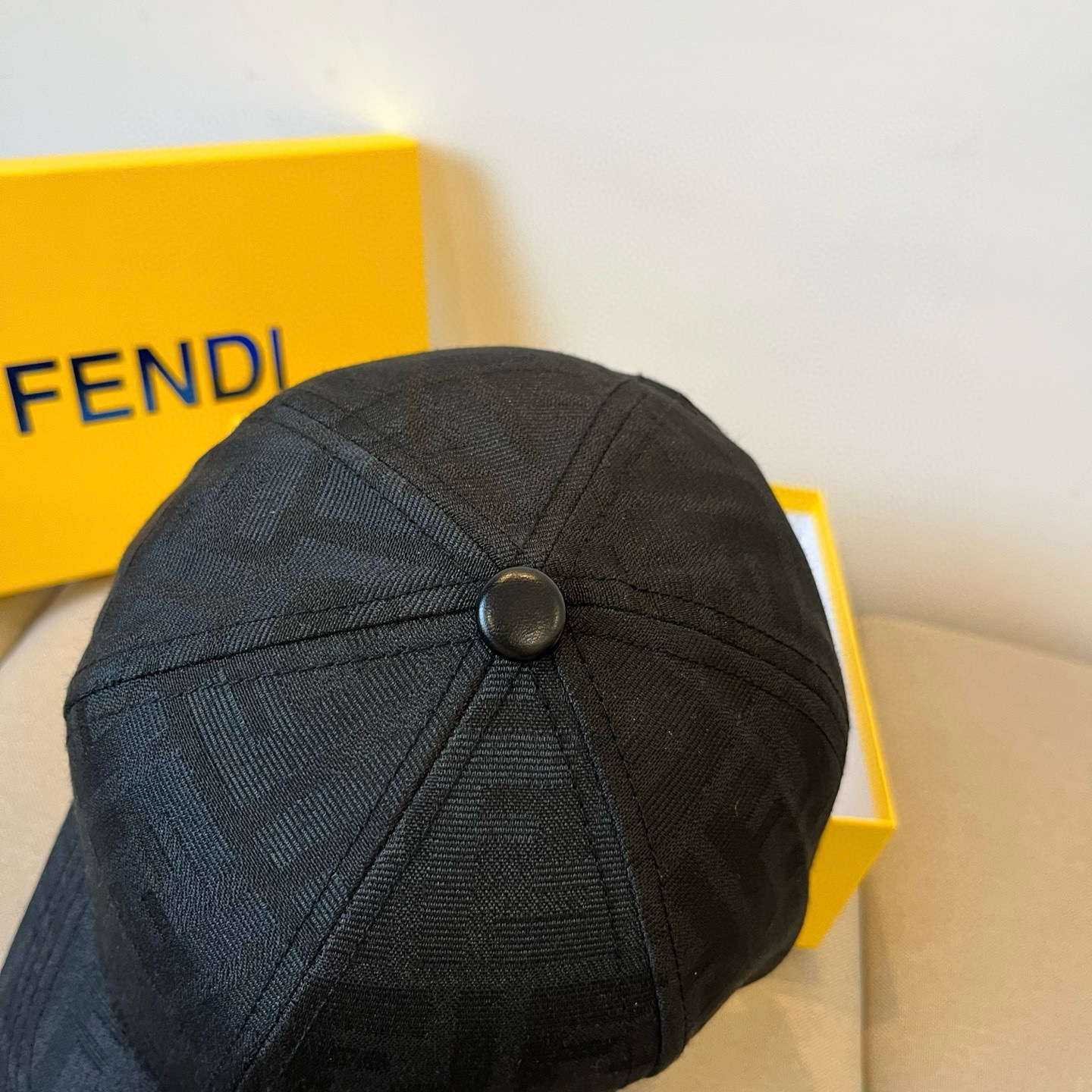  FENDI芬迪 老花系列棒球帽🧢 经典FF中古单品，气质穿搭单品，质量杠杠👍