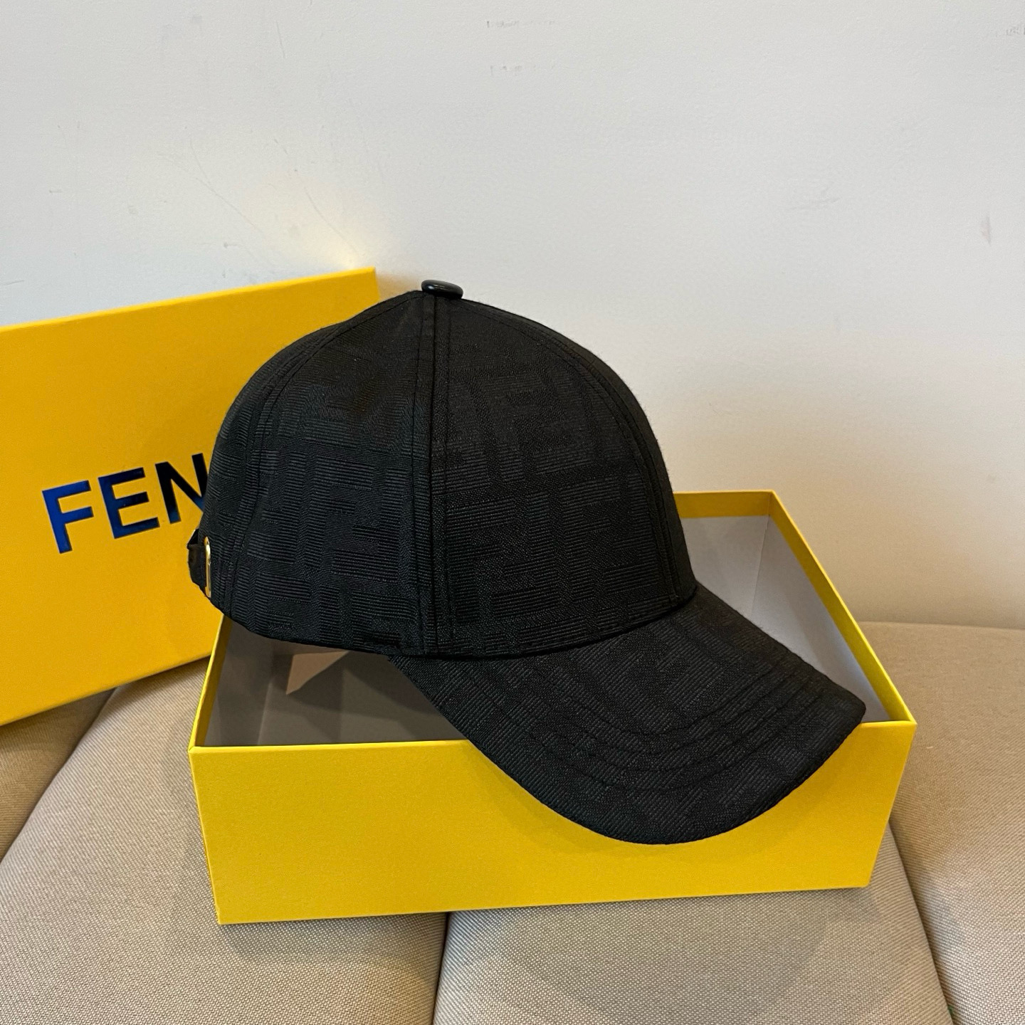  FENDI芬迪 老花系列棒球帽🧢 经典FF中古单品，气质穿搭单品，质量杠杠👍