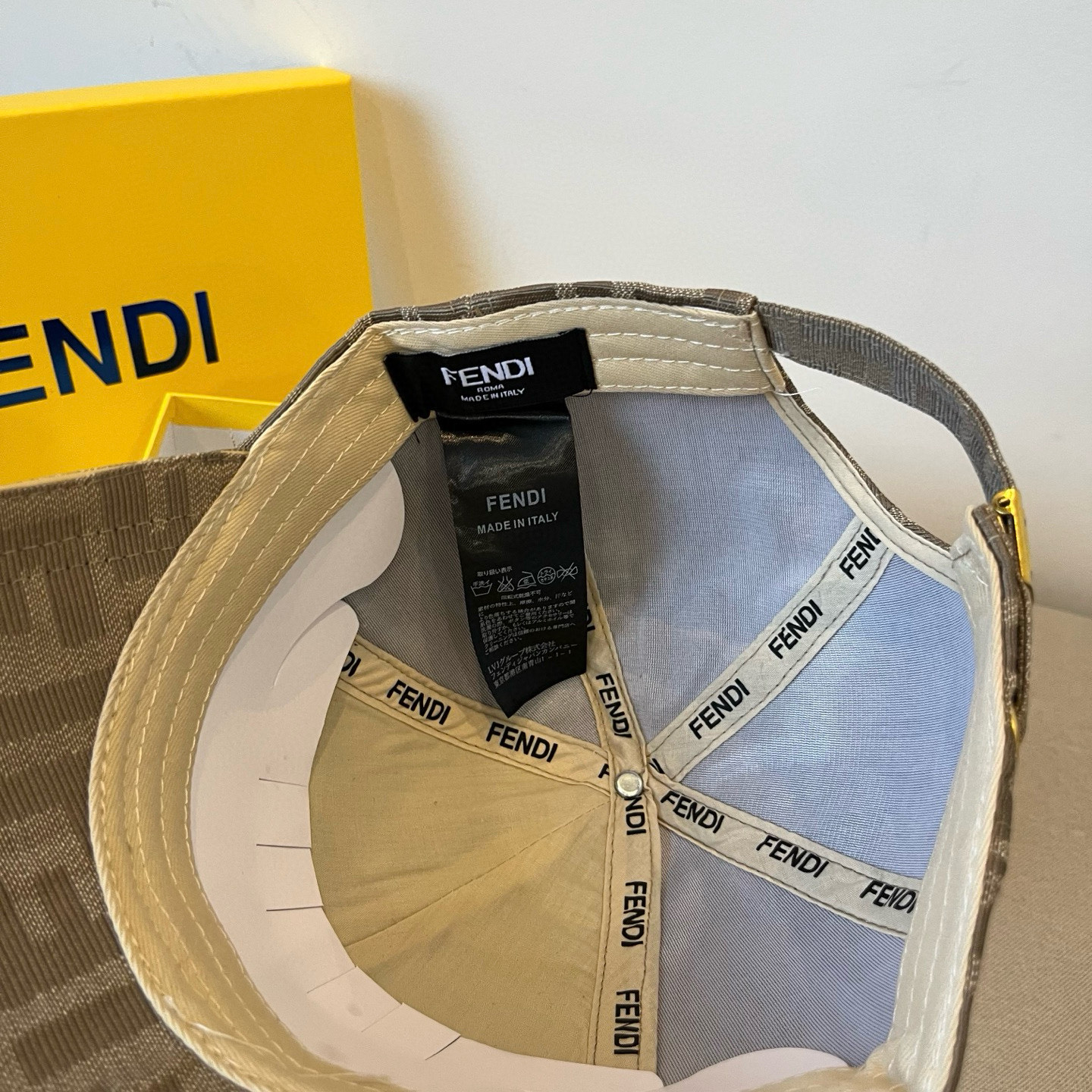  FENDI芬迪 老花系列棒球帽🧢 经典FF中古单品，气质穿搭单品，质量杠杠👍