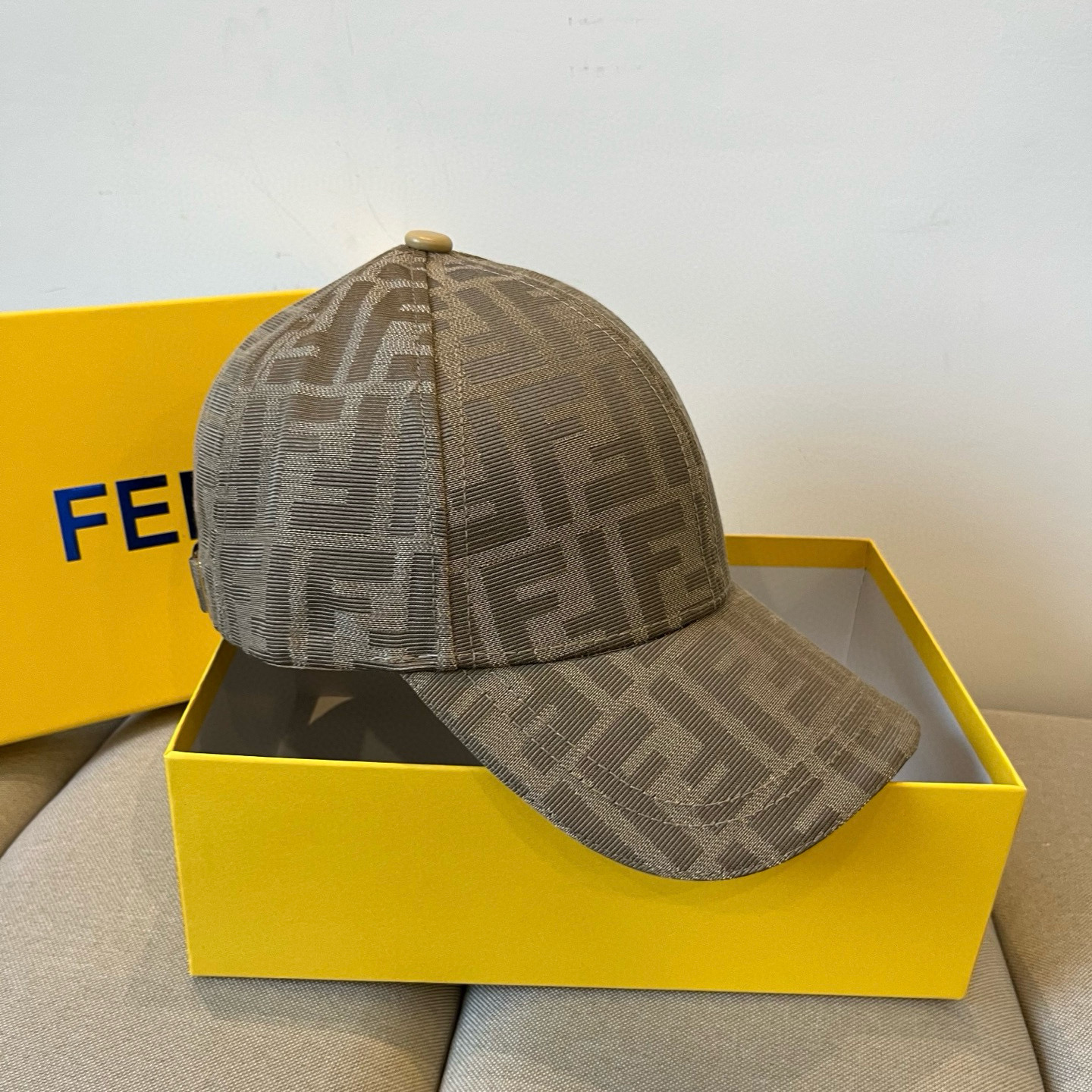  FENDI芬迪 老花系列棒球帽🧢 经典FF中古单品，气质穿搭单品，质量杠杠👍