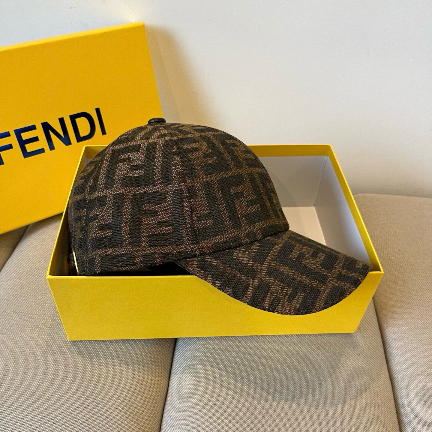 FENDI芬迪 老花系列棒球帽🧢 经典FF中古单品，气质穿搭单品，质量杠杠👍