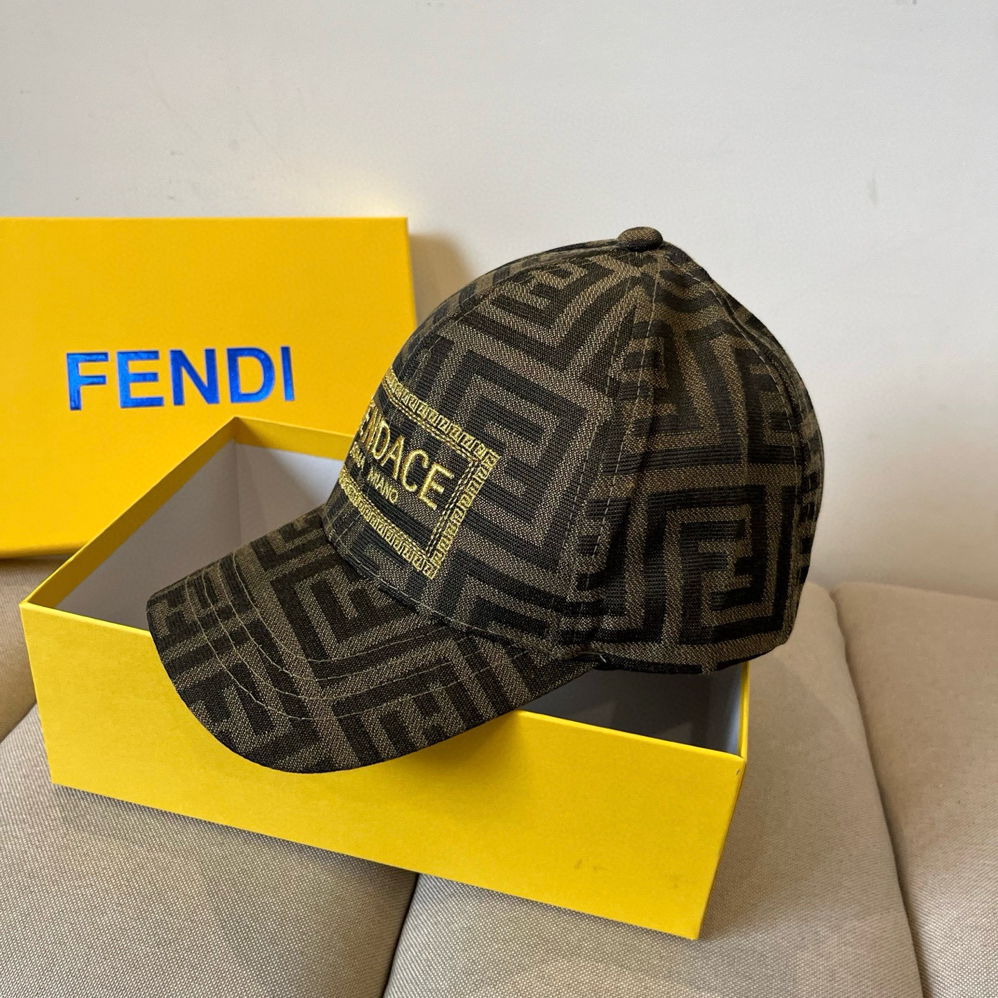  FENDI芬迪 老花系列棒球帽🧢 经典FF中古单品，气质穿搭单品，质量杠杠👍