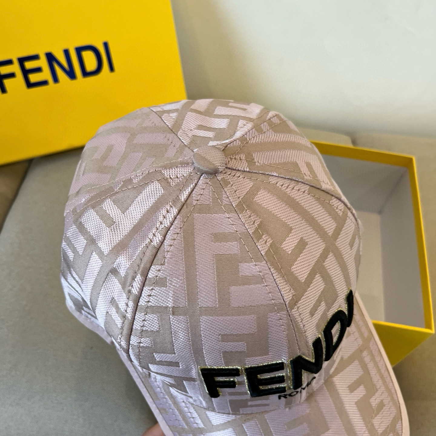  FENDI芬迪 老花系列棒球帽🧢 经典FF中古单品，气质穿搭单品，质量杠杠👍