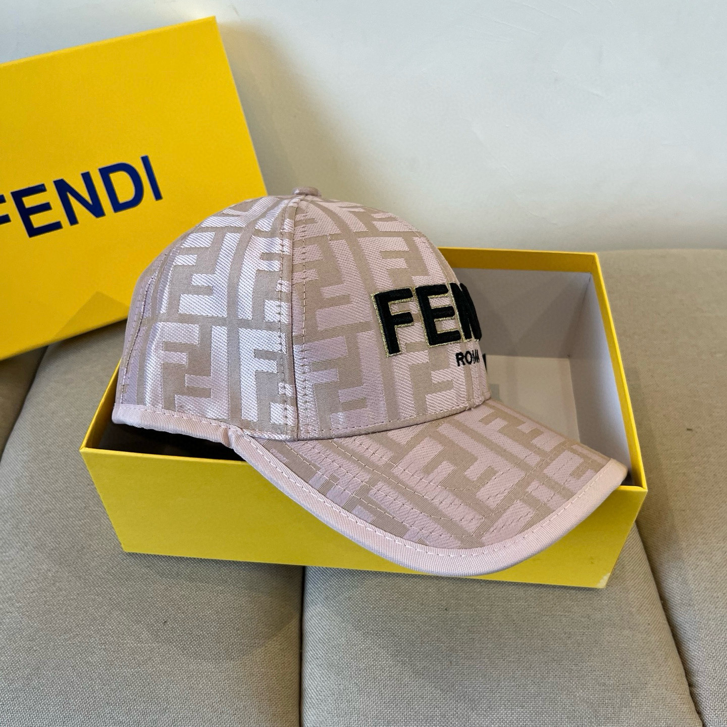  FENDI芬迪 老花系列棒球帽🧢 经典FF中古单品，气质穿搭单品，质量杠杠👍
