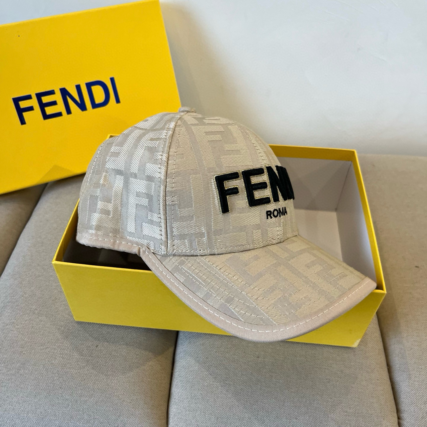  FENDI芬迪 老花系列棒球帽🧢 经典FF中古单品，气质穿搭单品，质量杠杠👍