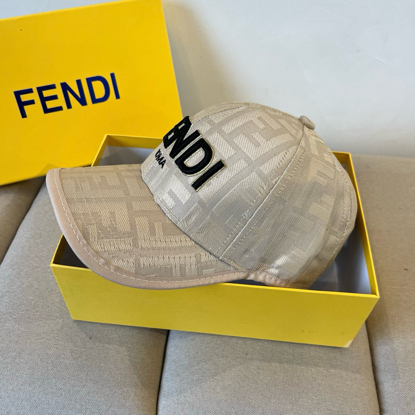  FENDI芬迪 老花系列棒球帽🧢 经典FF中古单品，气质穿搭单品，质量杠杠👍