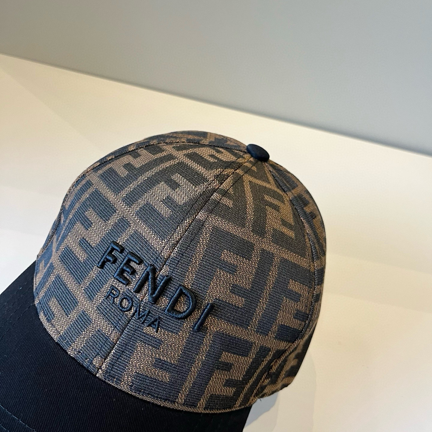  FENDI芬迪 老花系列棒球帽🧢 经典FF中古单品，气质穿搭单品，质量杠杠👍