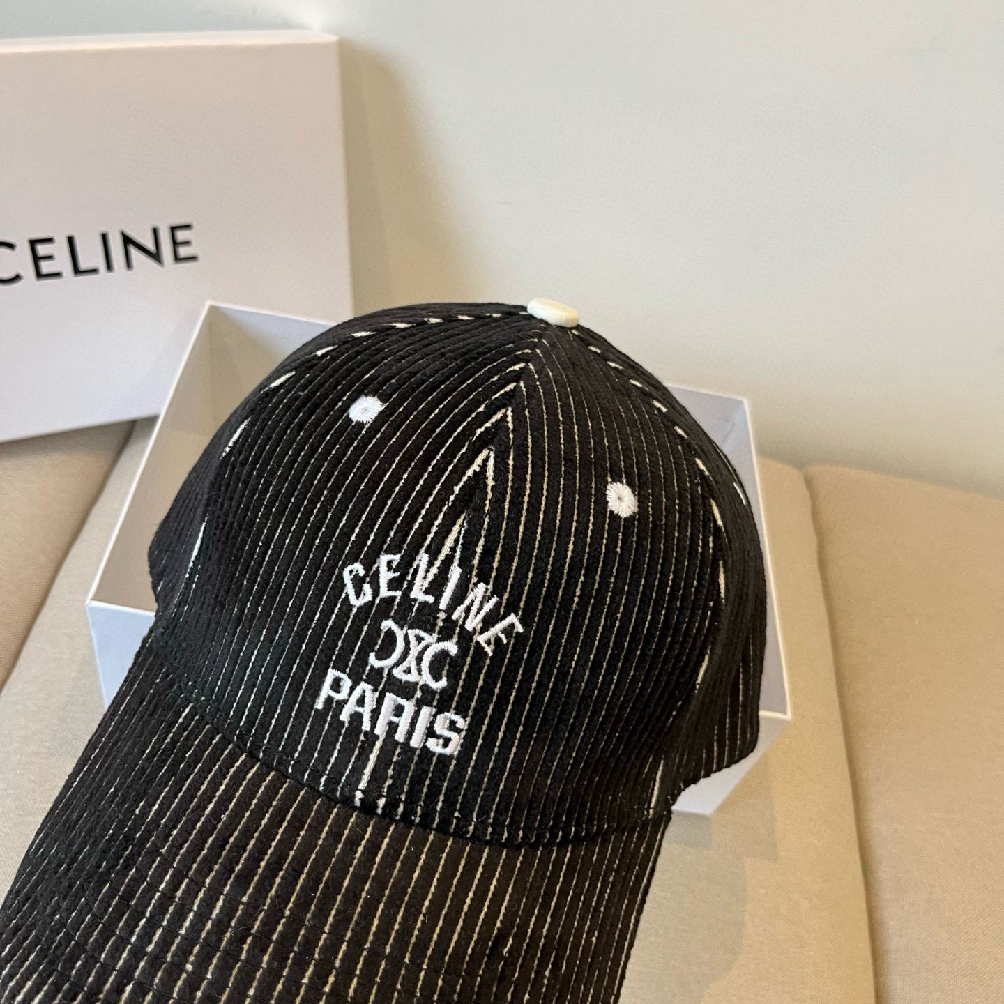 【CELINE赛琳】新款经典休闲潮流款 棒球帽🧢日韩风格，随便搭配都超好看！出门旅游，绝对要入手的一款