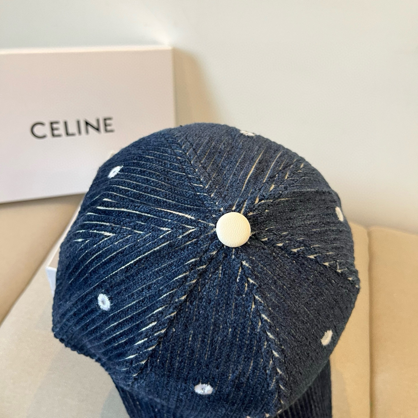 【CELINE赛琳】新款经典休闲潮流款 棒球帽🧢日韩风格，随便搭配都超好看！出门旅游，绝对要入手的一款