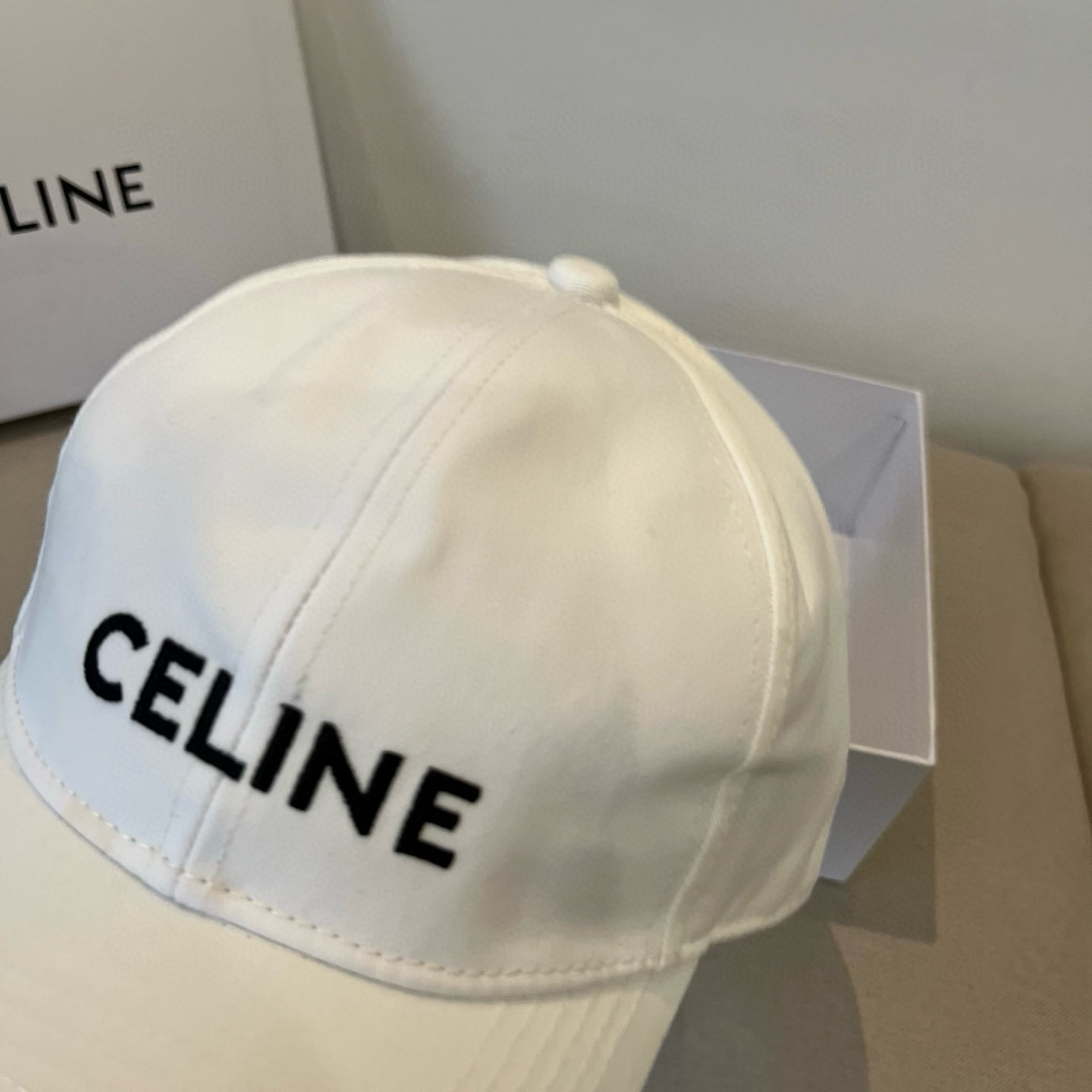 【CELINE赛琳】新款经典休闲潮流款 棒球帽🧢日韩风格，随便搭配都超好看！出门旅游，绝对要入手的一款