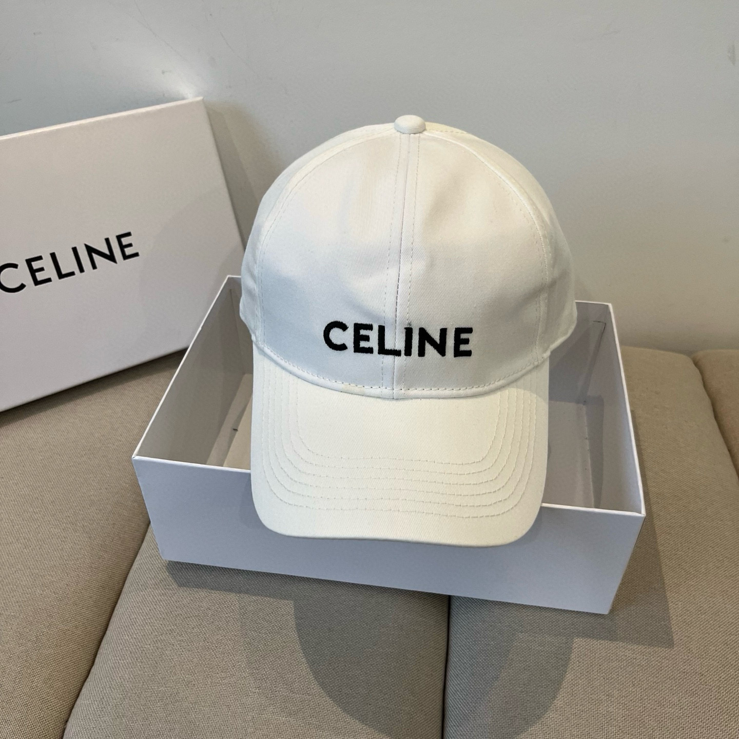 【CELINE赛琳】新款经典休闲潮流款 棒球帽🧢日韩风格，随便搭配都超好看！出门旅游，绝对要入手的一款