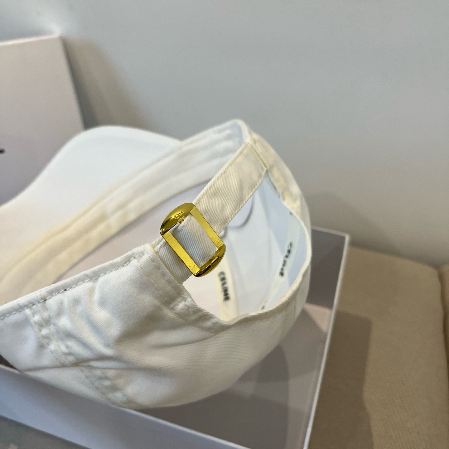 【CELINE赛琳】新款经典休闲潮流款 棒球帽🧢日韩风格，随便搭配都超好看！出门旅游，绝对要入手的一款