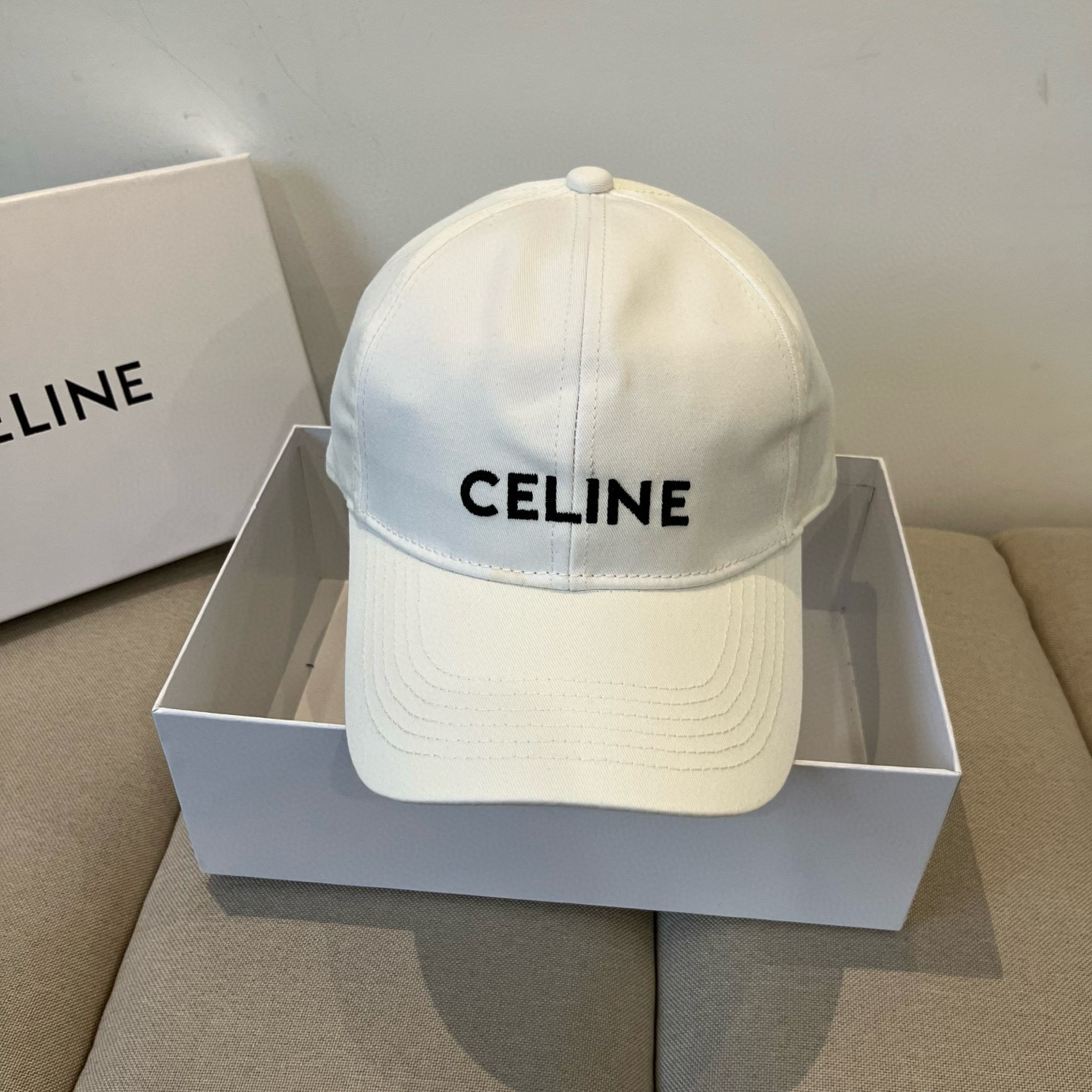 【CELINE赛琳】新款经典休闲潮流款 棒球帽🧢日韩风格，随便搭配都超好看！出门旅游，绝对要入手的一款