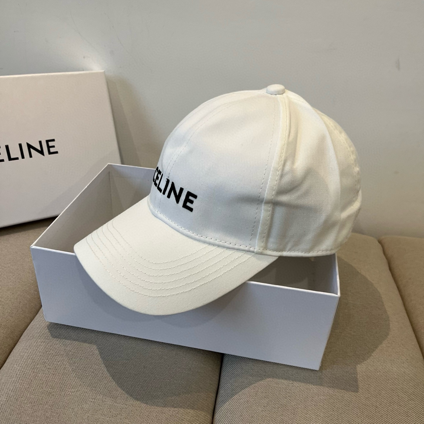 【CELINE赛琳】新款经典休闲潮流款 棒球帽🧢日韩风格，随便搭配都超好看！出门旅游，绝对要入手的一款