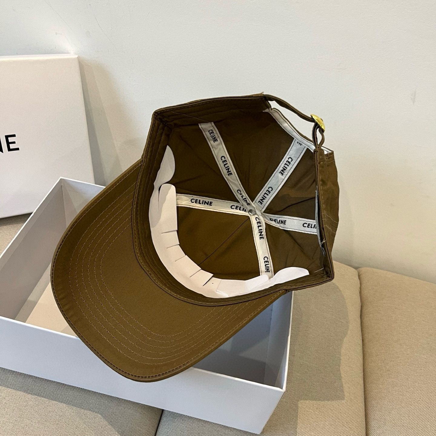 【CELINE赛琳】新款经典休闲潮流款 棒球帽🧢日韩风格，随便搭配都超好看！出门旅游，绝对要入手的一款