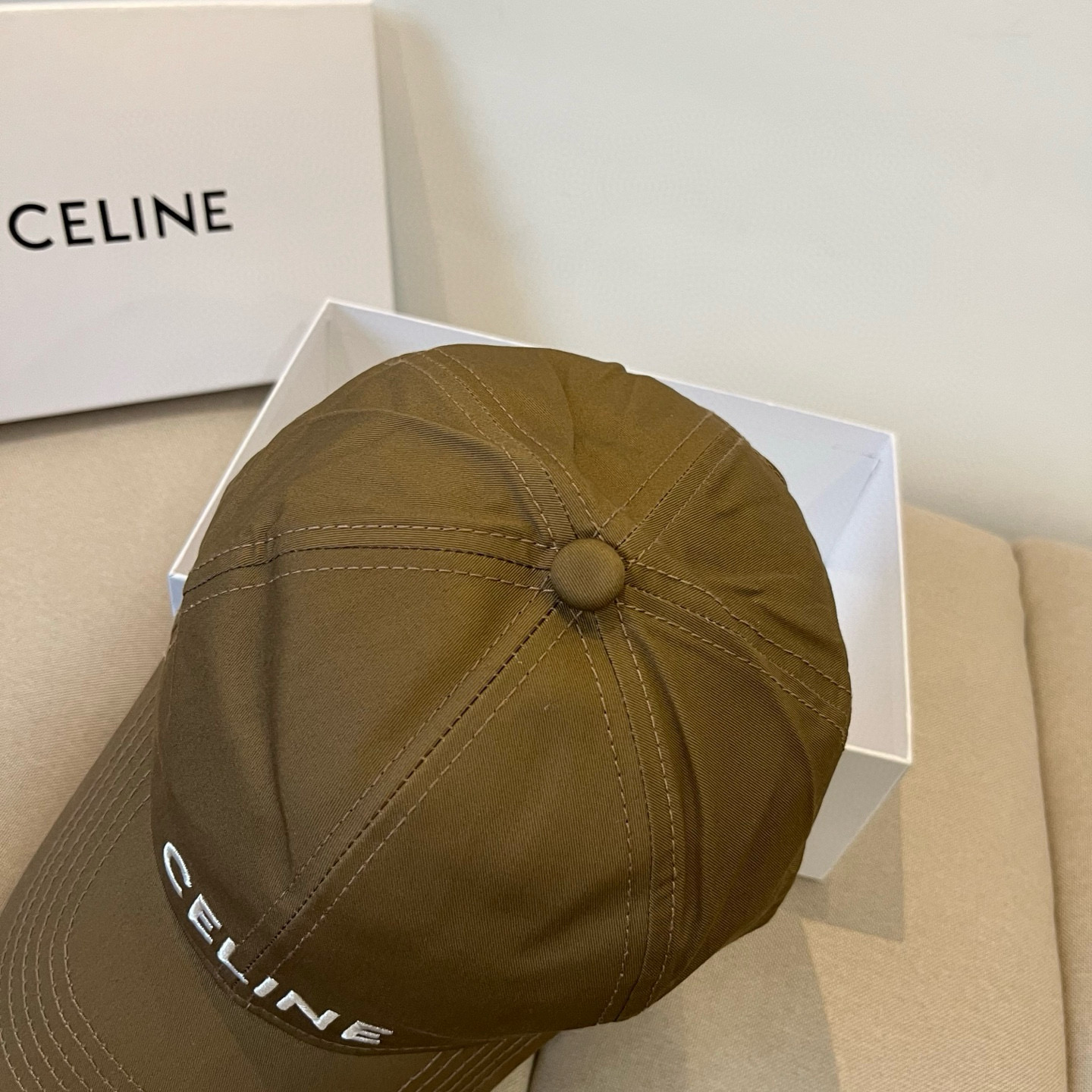 【CELINE赛琳】新款经典休闲潮流款 棒球帽🧢日韩风格，随便搭配都超好看！出门旅游，绝对要入手的一款