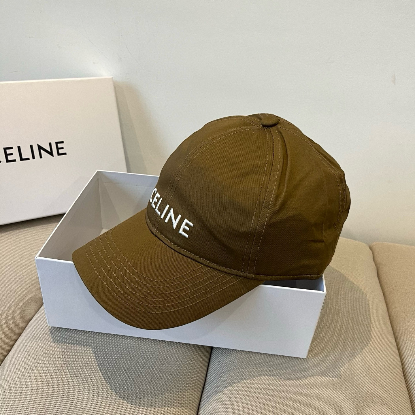 【CELINE赛琳】新款经典休闲潮流款 棒球帽🧢日韩风格，随便搭配都超好看！出门旅游，绝对要入手的一款