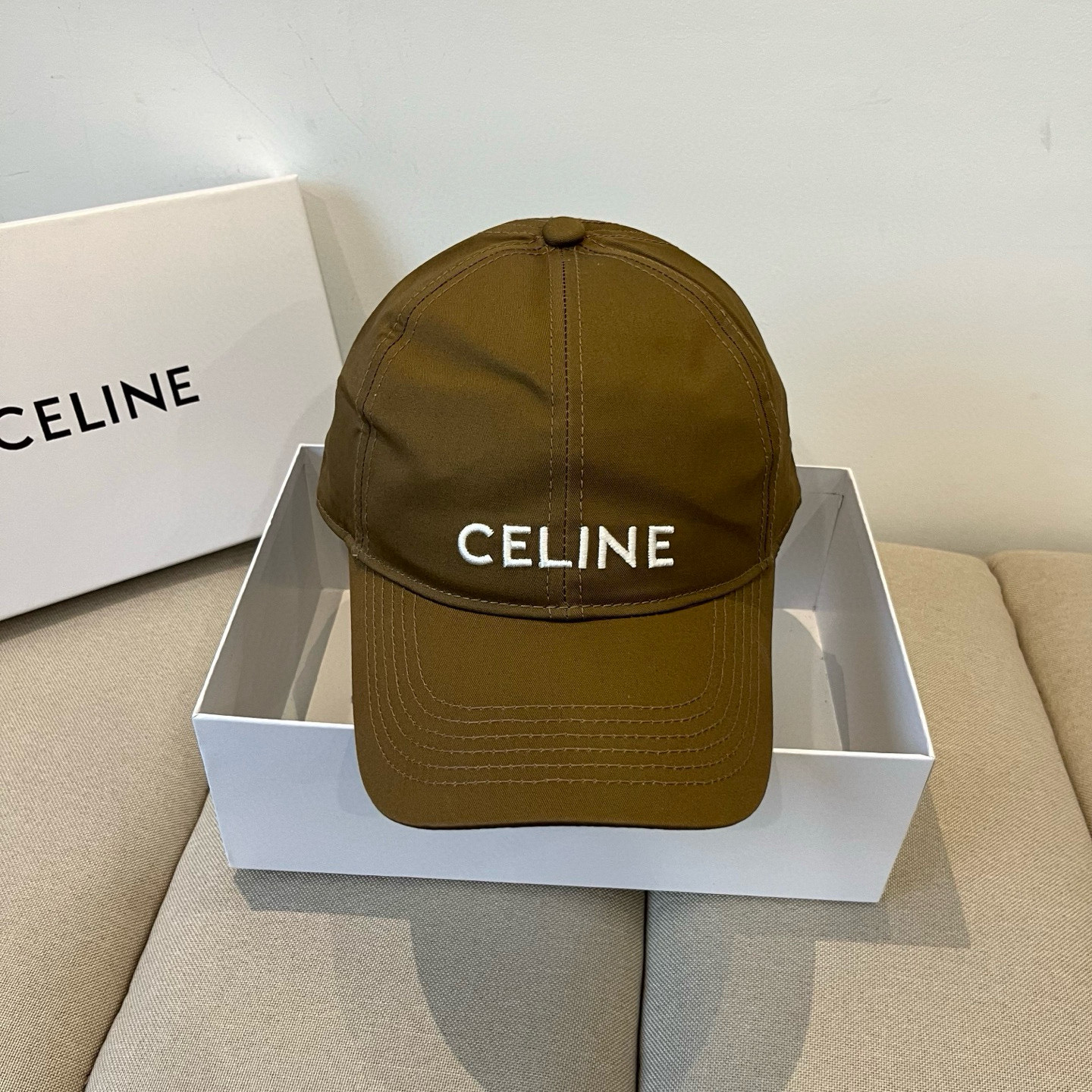 【CELINE赛琳】新款经典休闲潮流款 棒球帽🧢日韩风格，随便搭配都超好看！出门旅游，绝对要入手的一款
