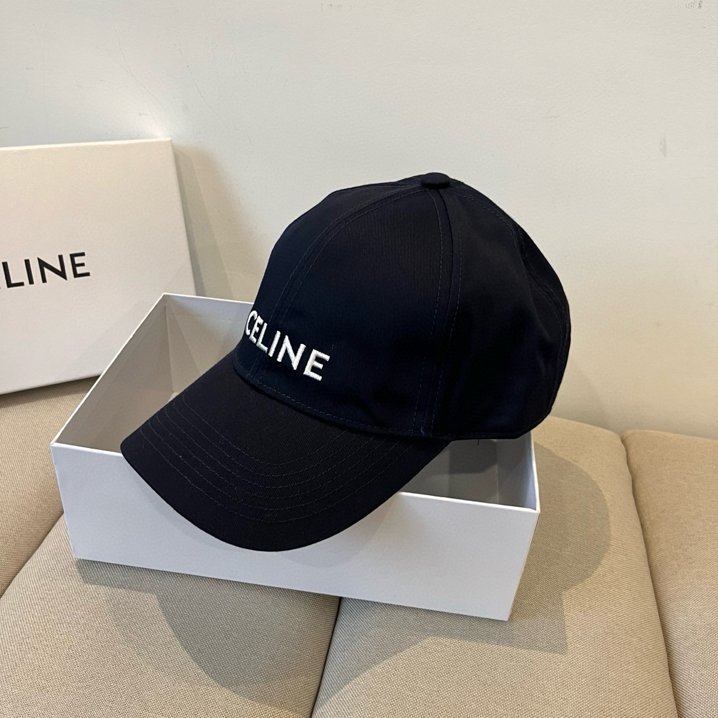 【CELINE赛琳】新款经典休闲潮流款 棒球帽🧢日韩风格，随便搭配都超好看！出门旅游，绝对要入手的一款