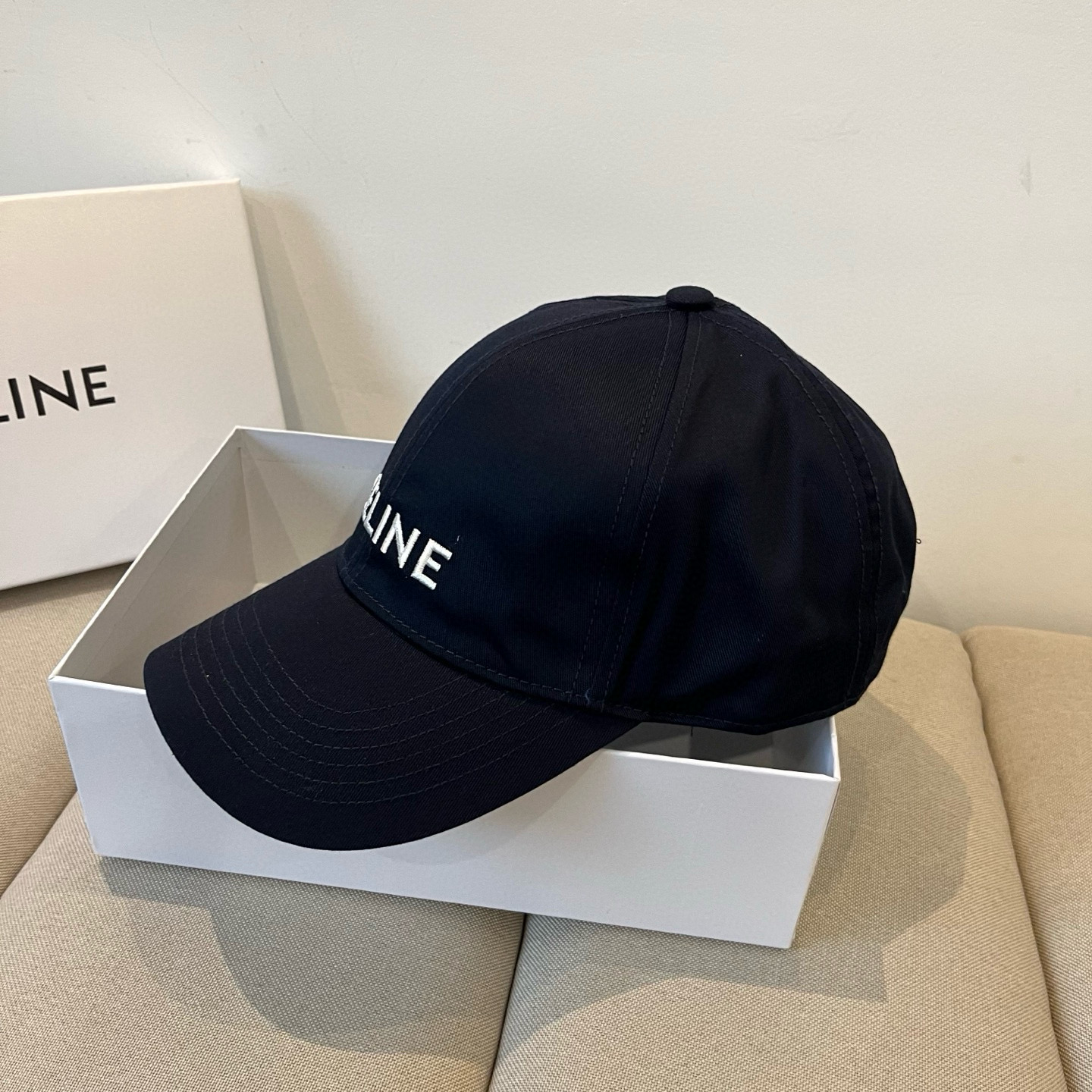 【CELINE赛琳】新款经典休闲潮流款 棒球帽🧢日韩风格，随便搭配都超好看！出门旅游，绝对要入手的一款
