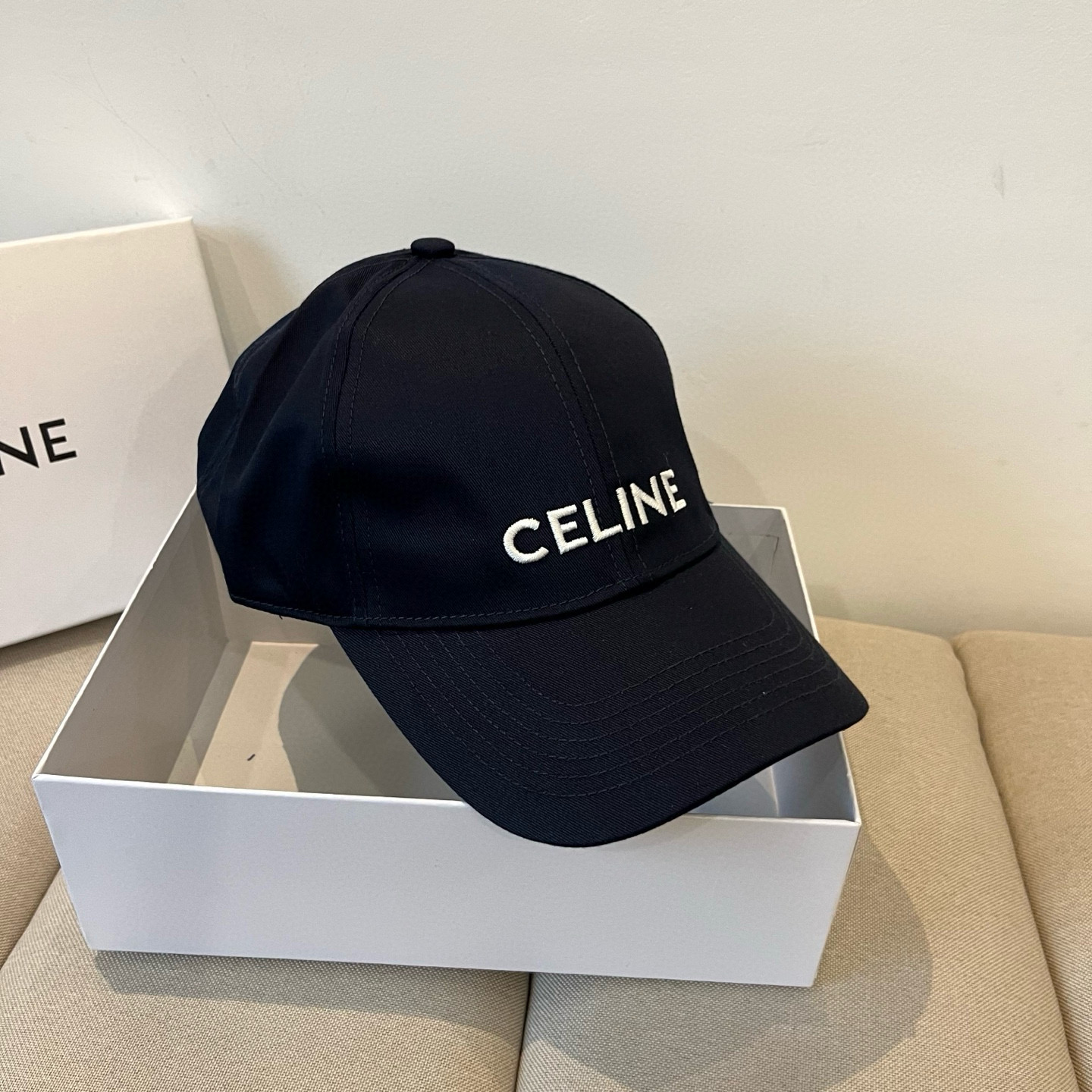 【CELINE赛琳】新款经典休闲潮流款 棒球帽🧢日韩风格，随便搭配都超好看！出门旅游，绝对要入手的一款