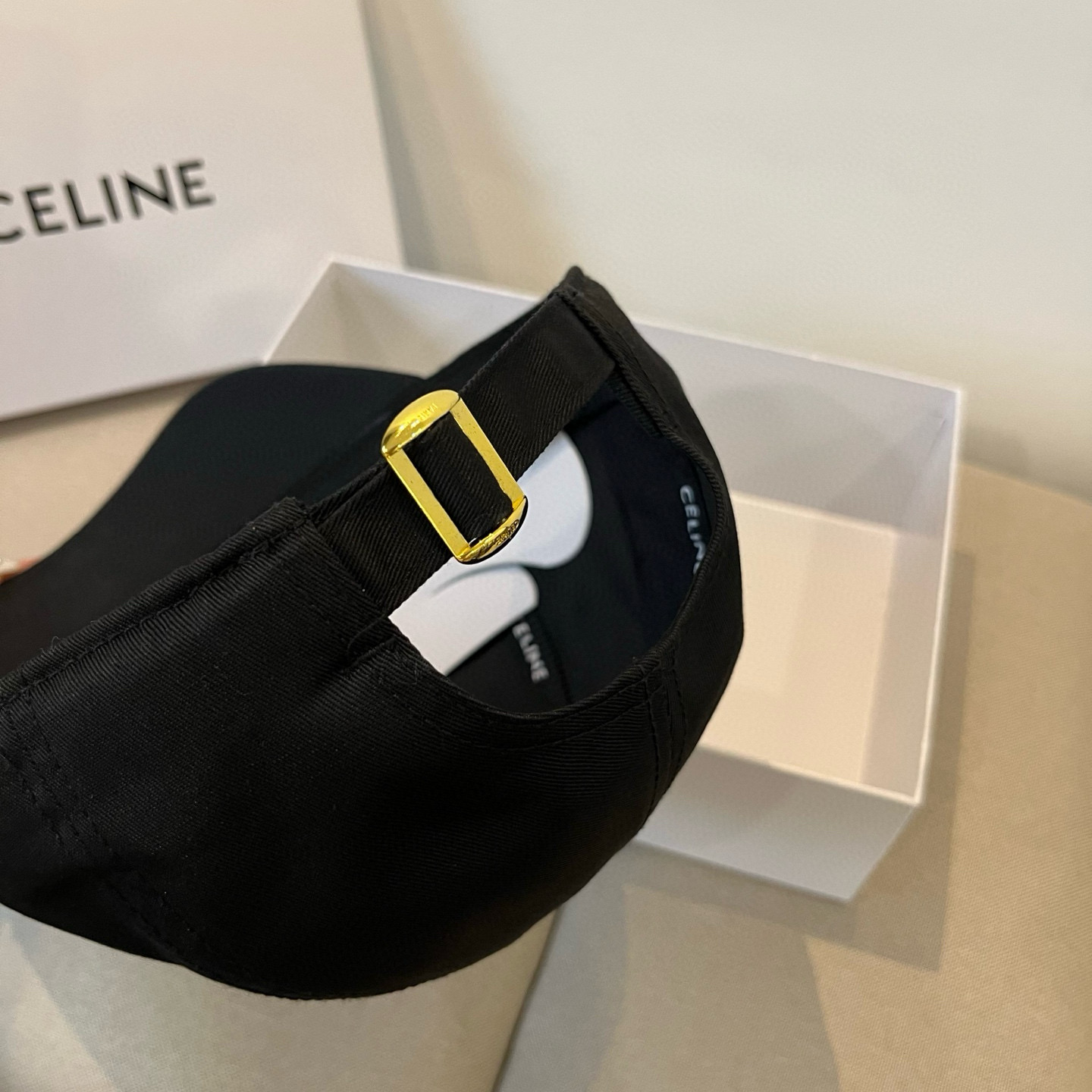 【CELINE赛琳】新款经典休闲潮流款 棒球帽🧢日韩风格，随便搭配都超好看！出门旅游，绝对要入手的一款