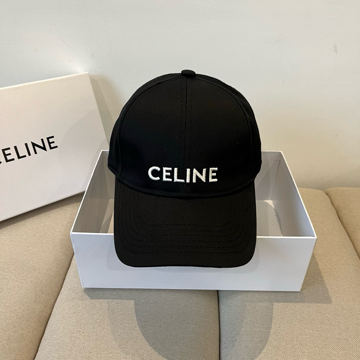 【CELINE赛琳】新款经典休闲潮流款 棒球帽🧢日韩风格，随便搭配都超好看！出门旅游，绝对要入手的一款