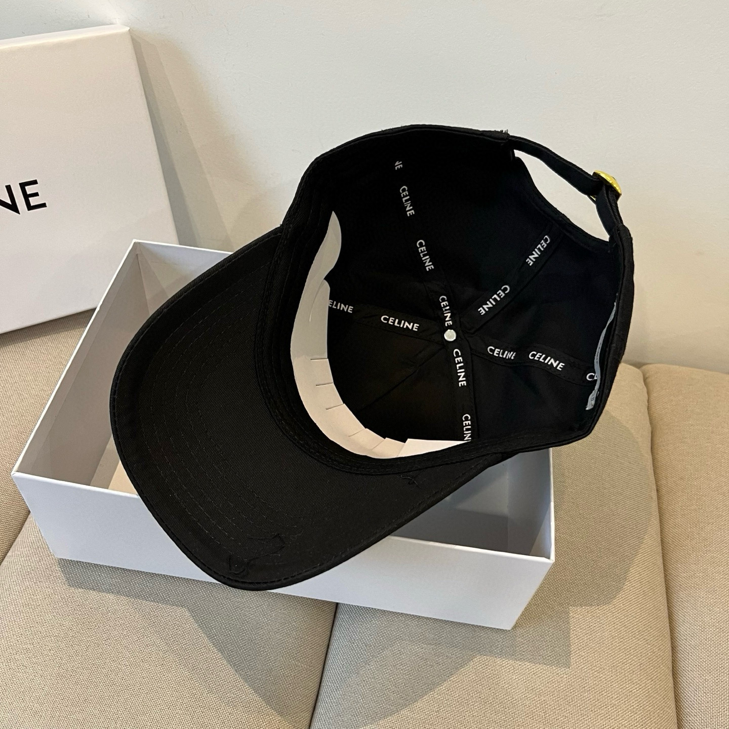 【CELINE赛琳】新款经典休闲潮流款 棒球帽🧢日韩风格，随便搭配都超好看！出门旅游，绝对要入手的一款