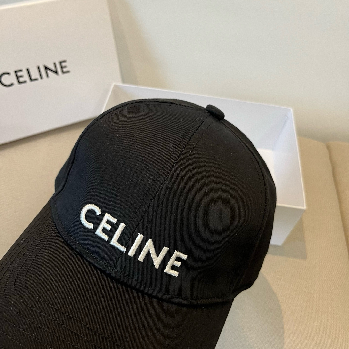 【CELINE赛琳】新款经典休闲潮流款 棒球帽🧢日韩风格，随便搭配都超好看！出门旅游，绝对要入手的一款