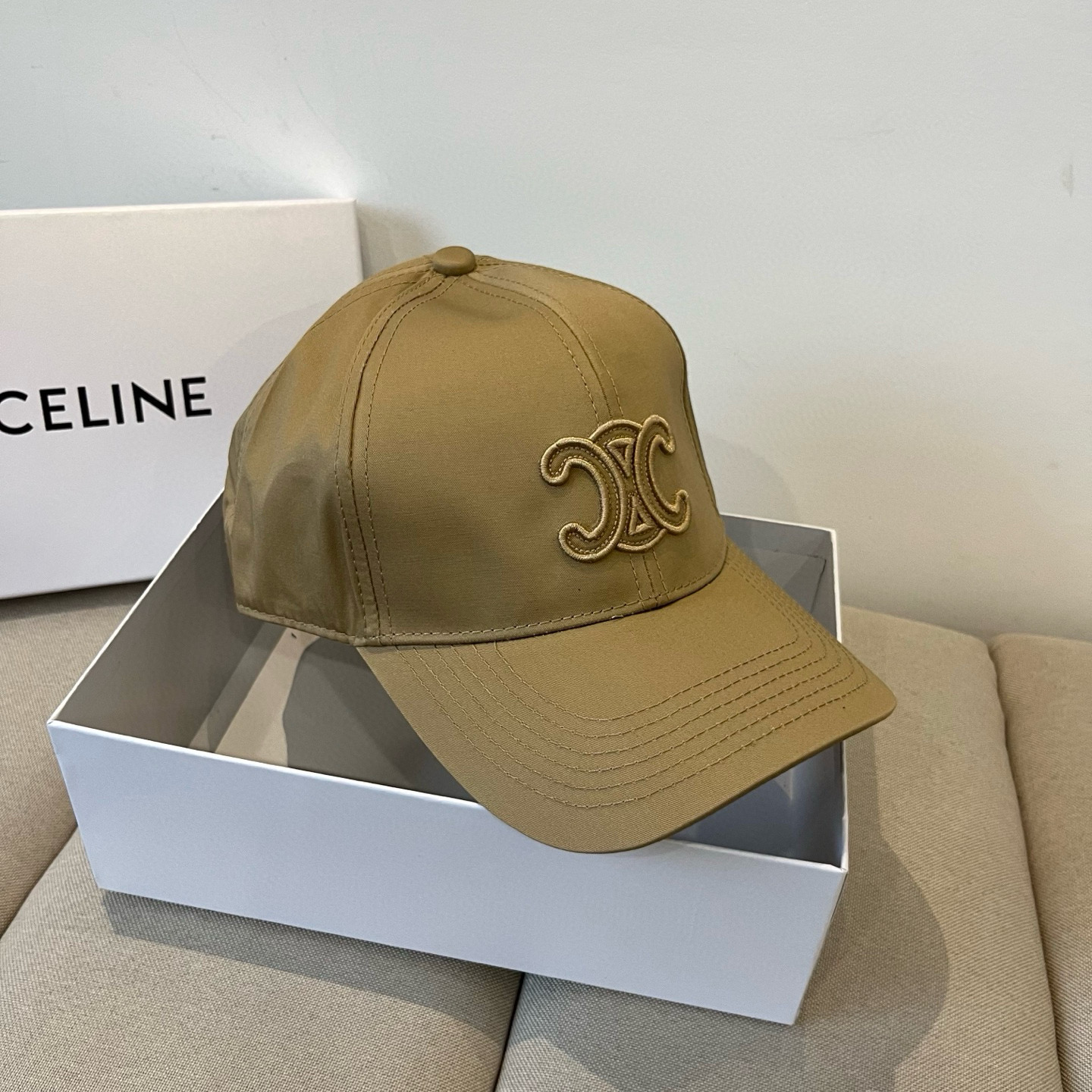 【CELINE赛琳】新款经典休闲潮流款 棒球帽🧢日韩风格，随便搭配都超好看！出门旅游，绝对要入手的一款