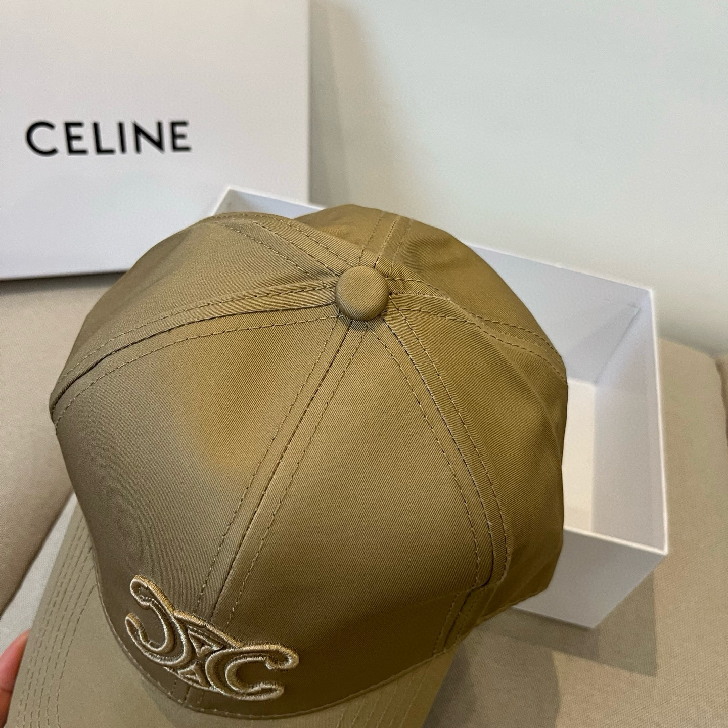 【CELINE赛琳】新款经典休闲潮流款 棒球帽🧢日韩风格，随便搭配都超好看！出门旅游，绝对要入手的一款