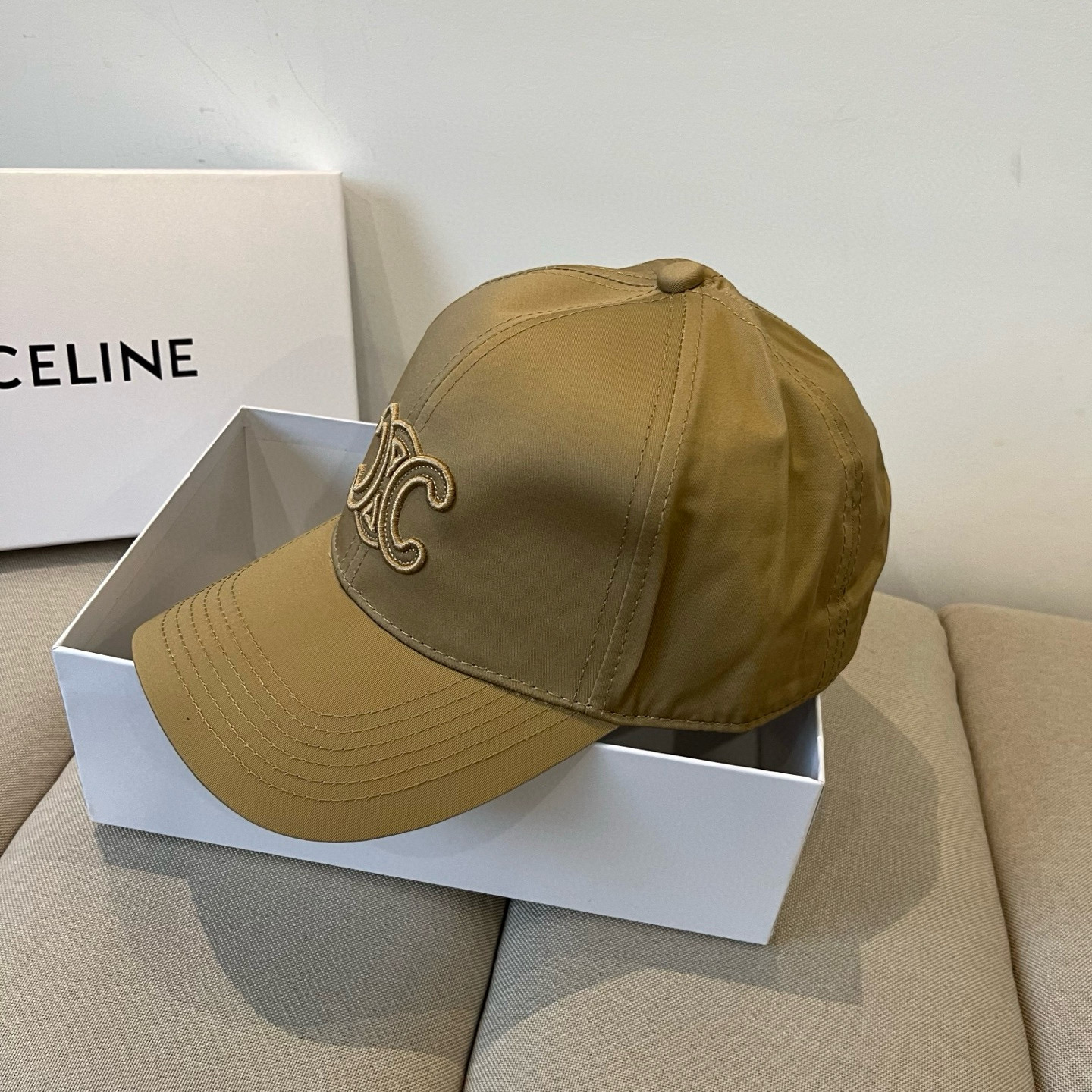 【CELINE赛琳】新款经典休闲潮流款 棒球帽🧢日韩风格，随便搭配都超好看！出门旅游，绝对要入手的一款