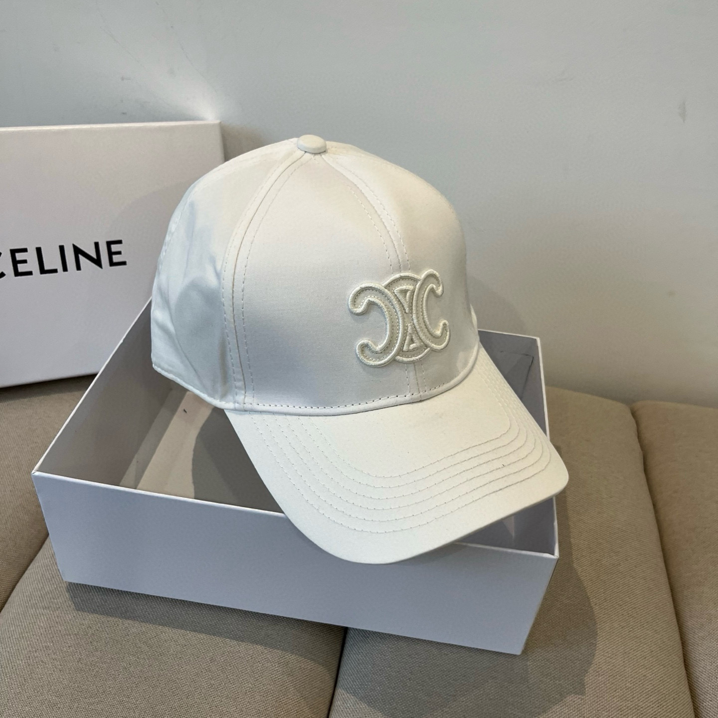 【CELINE赛琳】新款经典休闲潮流款 棒球帽🧢日韩风格，随便搭配都超好看！出门旅游，绝对要入手的一款