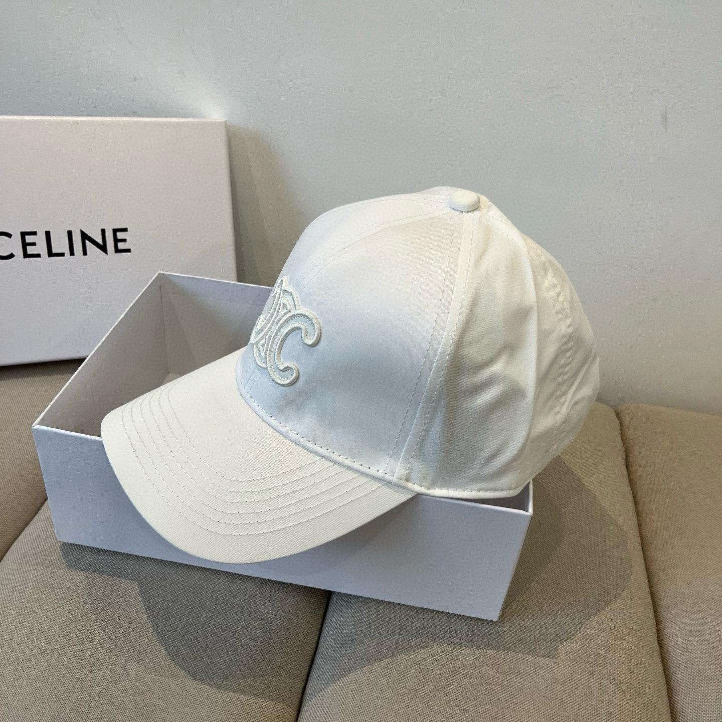 【CELINE赛琳】新款经典休闲潮流款 棒球帽🧢日韩风格，随便搭配都超好看！出门旅游，绝对要入手的一款