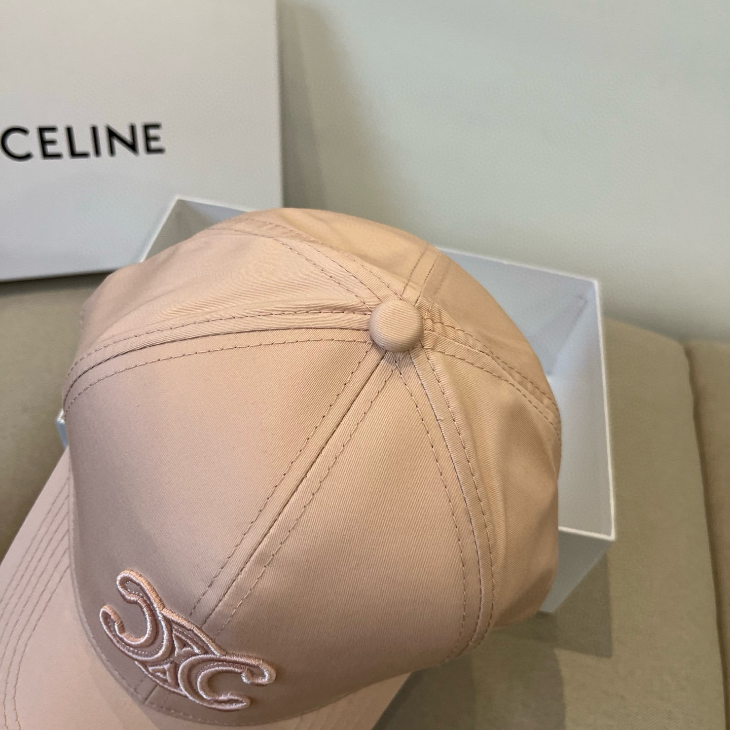 【CELINE赛琳】新款经典休闲潮流款 棒球帽🧢日韩风格，随便搭配都超好看！出门旅游，绝对要入手的一款