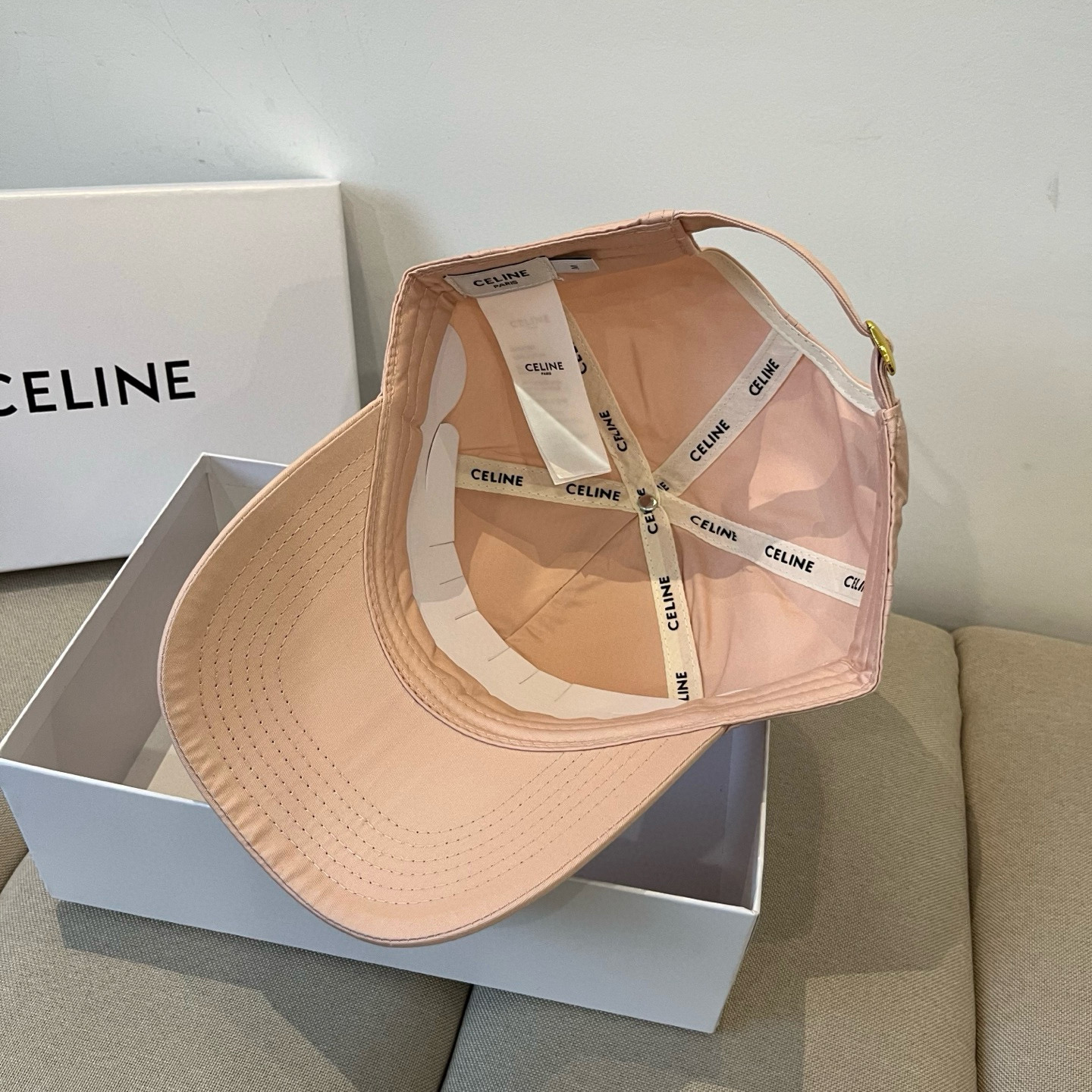 【CELINE赛琳】新款经典休闲潮流款 棒球帽🧢日韩风格，随便搭配都超好看！出门旅游，绝对要入手的一款
