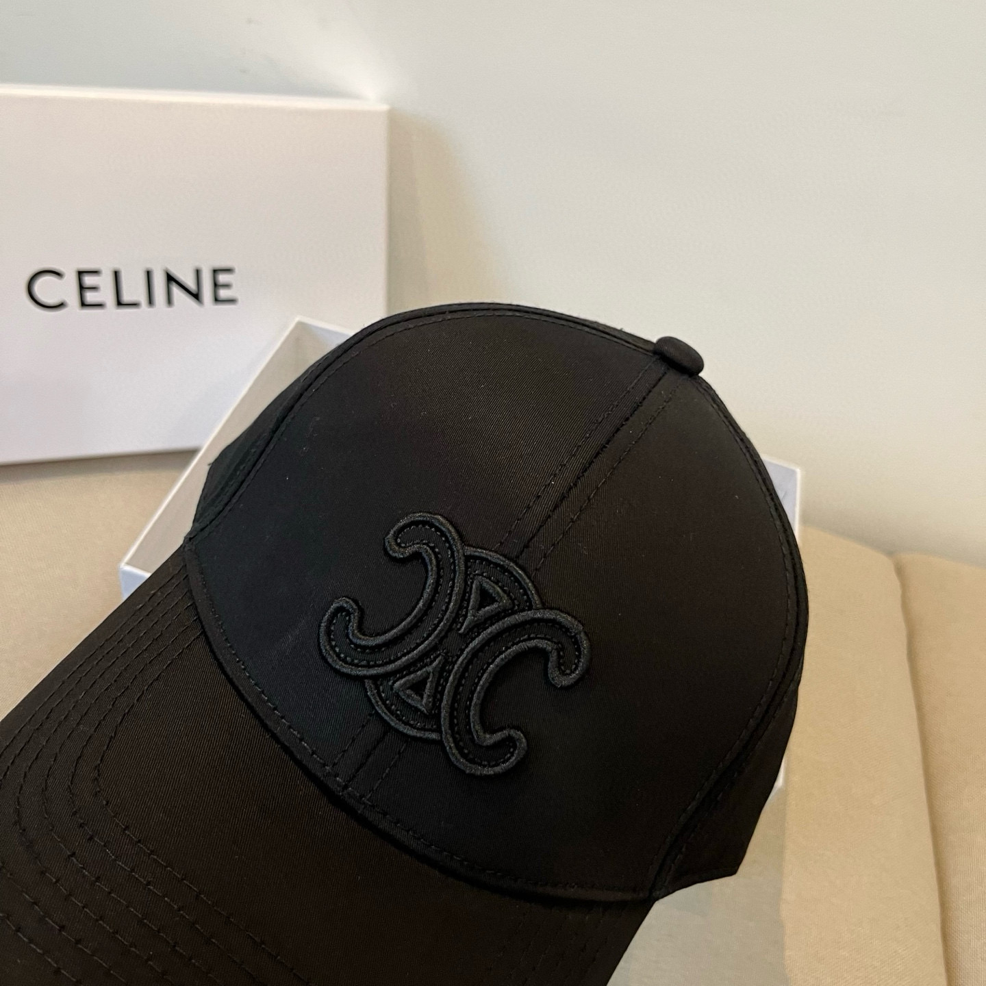【CELINE赛琳】新款经典休闲潮流款 棒球帽🧢日韩风格，随便搭配都超好看！出门旅游，绝对要入手的一款