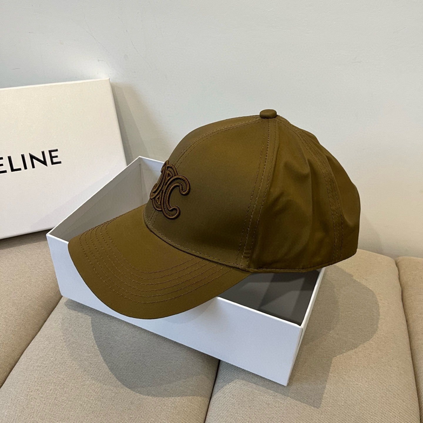 【CELINE赛琳】新款经典休闲潮流款 棒球帽🧢日韩风格，随便搭配都超好看！出门旅游，绝对要入手的一款