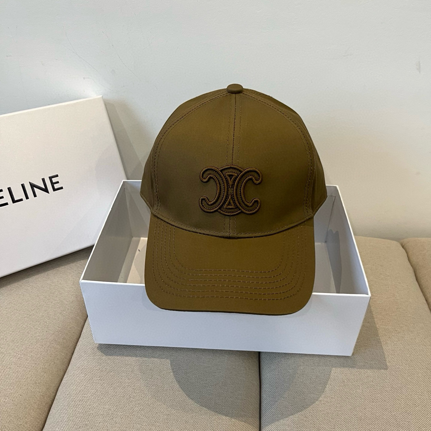 【CELINE赛琳】新款经典休闲潮流款 棒球帽🧢日韩风格，随便搭配都超好看！出门旅游，绝对要入手的一款