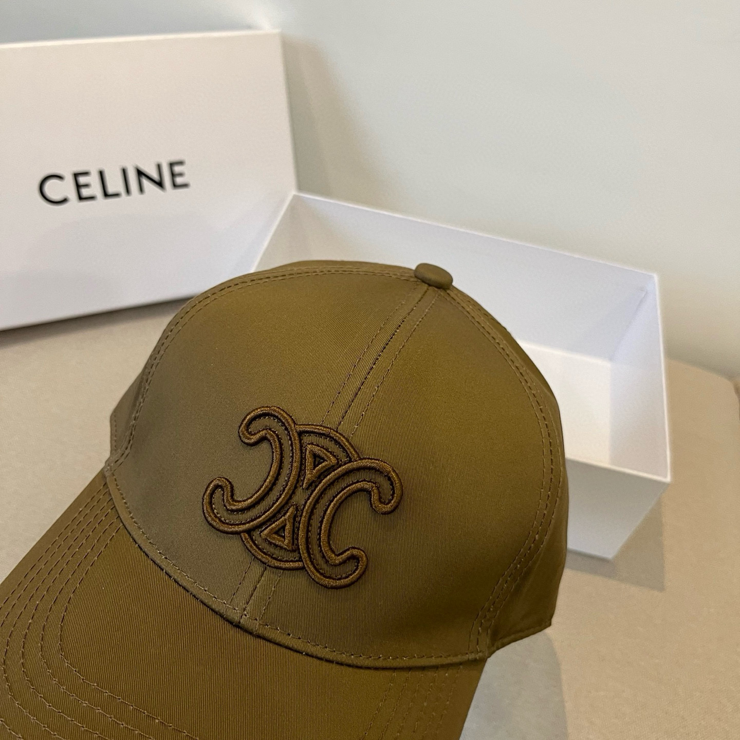 【CELINE赛琳】新款经典休闲潮流款 棒球帽🧢日韩风格，随便搭配都超好看！出门旅游，绝对要入手的一款