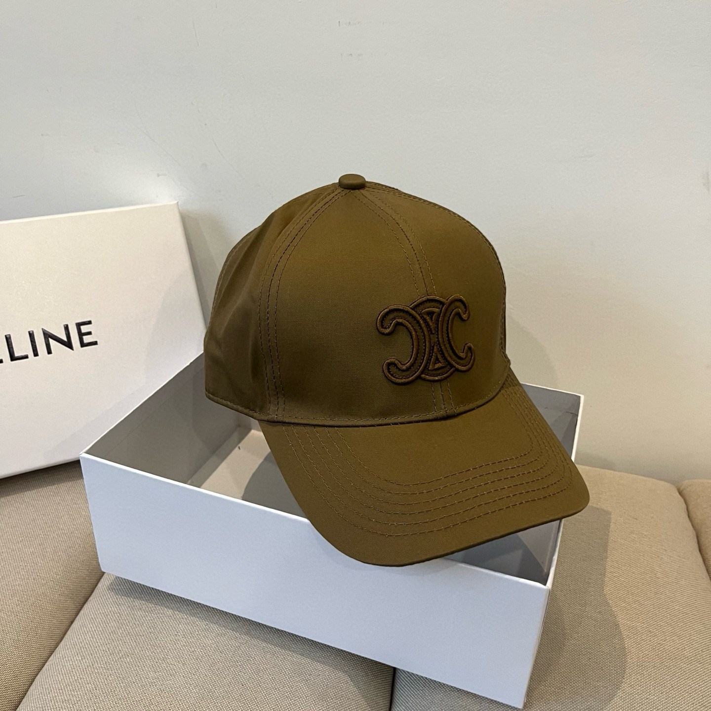 【CELINE赛琳】新款经典休闲潮流款 棒球帽🧢日韩风格，随便搭配都超好看！出门旅游，绝对要入手的一款