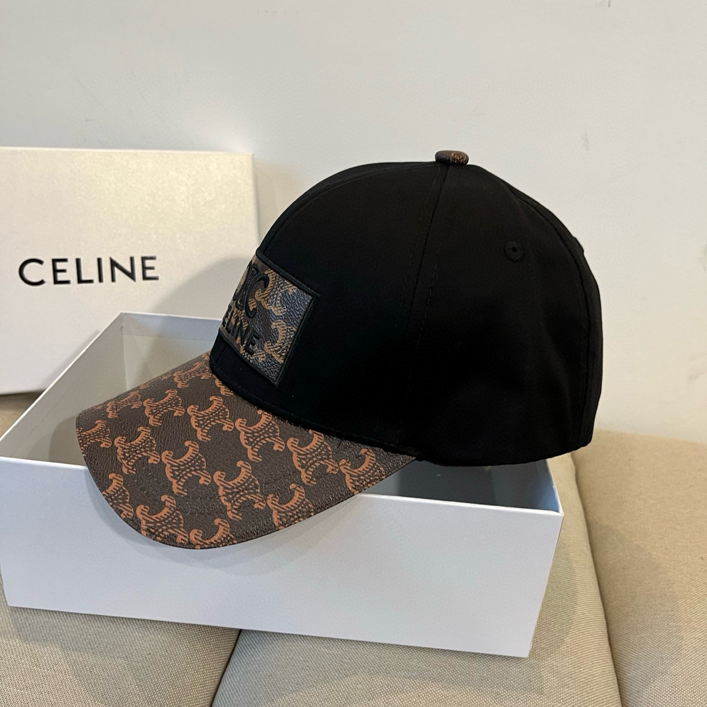 【CELINE赛琳】新款经典休闲潮流款 棒球帽🧢日韩风格，随便搭配都超好看！出门旅游，绝对要入手的一款
