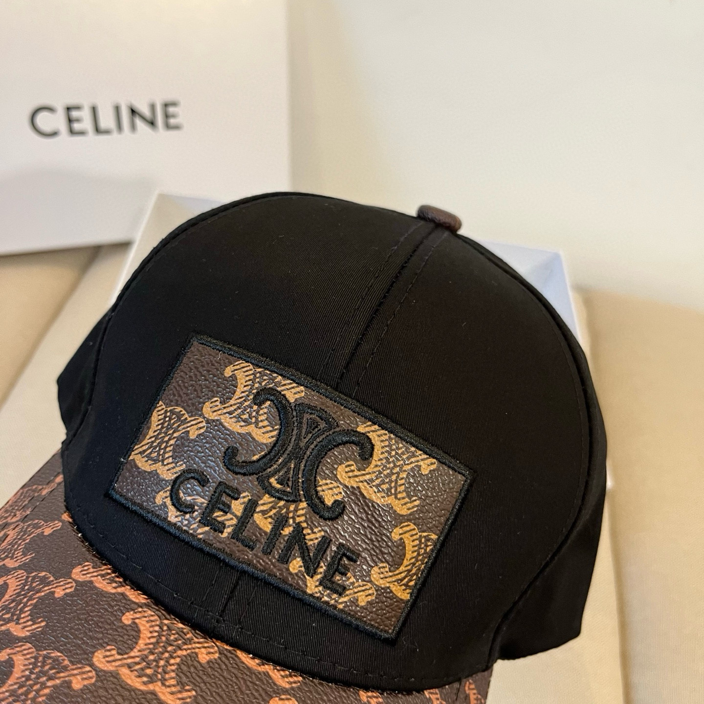 【CELINE赛琳】新款经典休闲潮流款 棒球帽🧢日韩风格，随便搭配都超好看！出门旅游，绝对要入手的一款